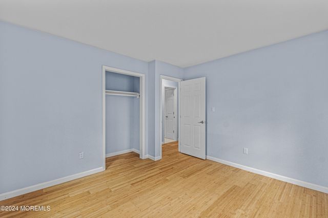 58 Flipper Avenue, Manahawkin, NJ 08050