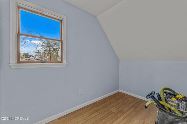 58 Flipper Avenue, Manahawkin, NJ 08050