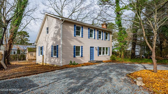58 Flipper Avenue, Manahawkin, NJ 08050