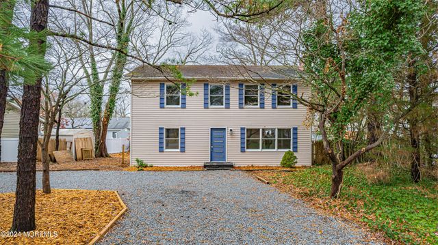 58 Flipper Avenue, Manahawkin, NJ 08050