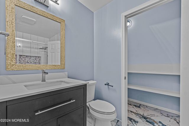 58 Flipper Avenue, Manahawkin, NJ 08050