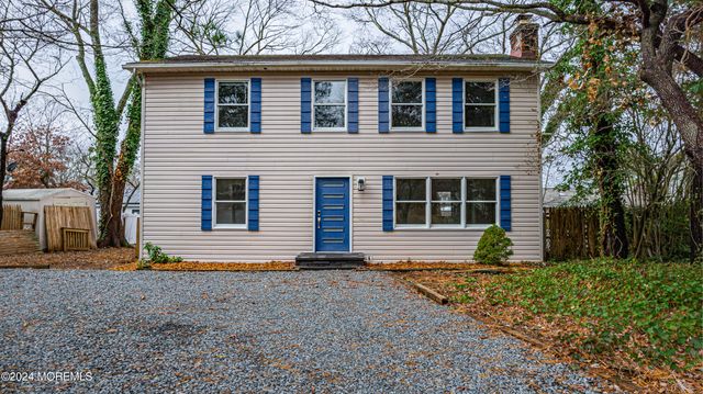 58 Flipper Avenue, Manahawkin, NJ 08050