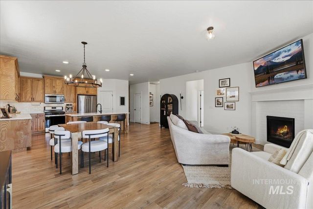 5433 W Riva Capri, Meridian, ID 83646