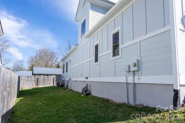 57 Alabama Avenue, Asheville, NC 28806