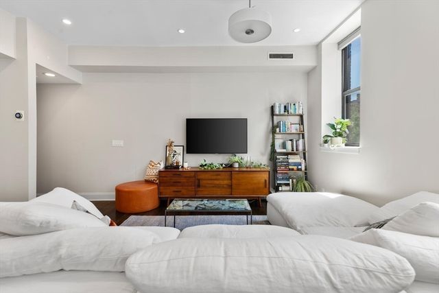 5 Appleton St 2D, Boston, MA 02116