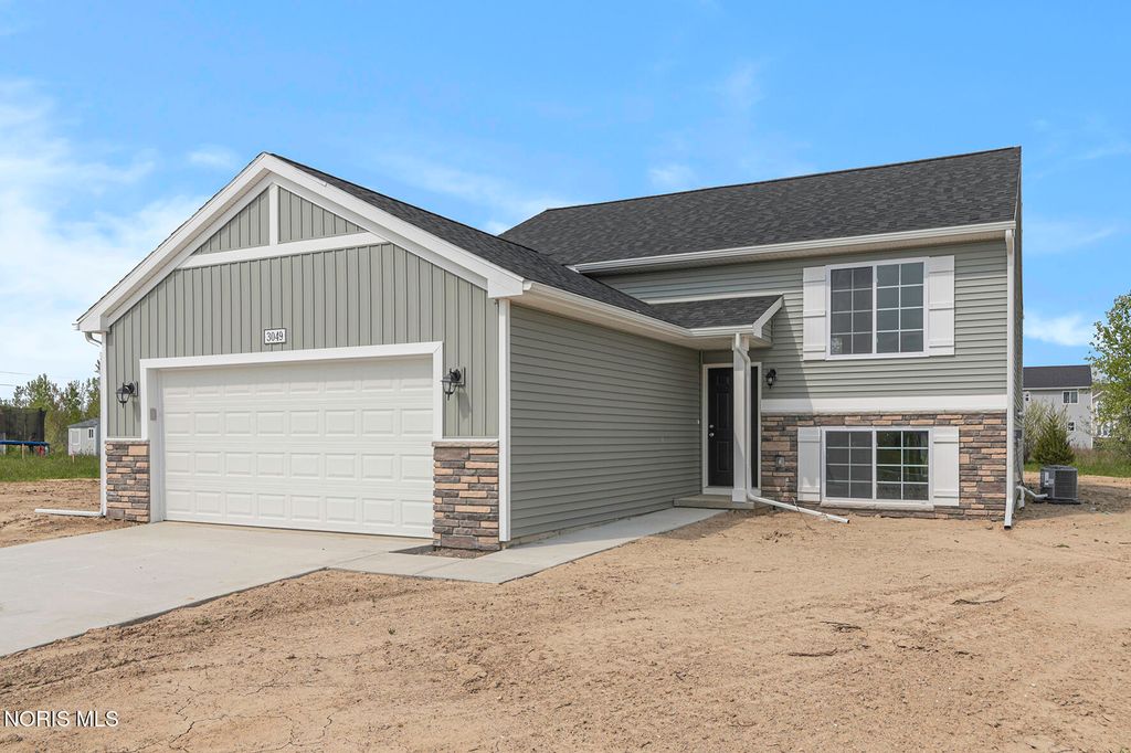 1051 Lakeside Lane, Oregon, OH 43616