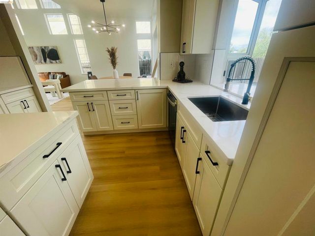 2117 Mark Twain Dr, Antioch, CA 94531