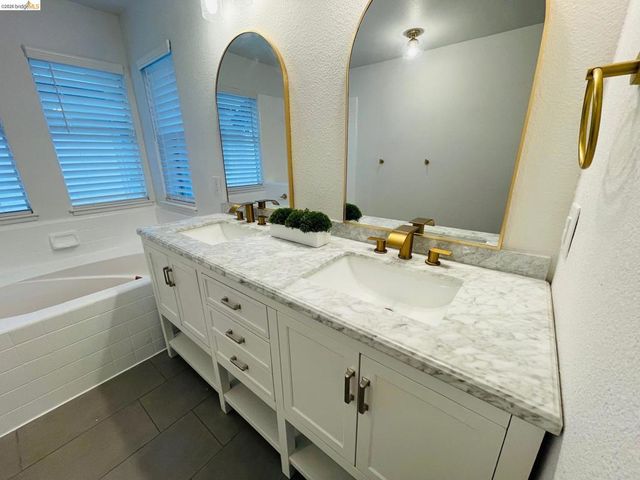 2117 Mark Twain Dr, Antioch, CA 94531