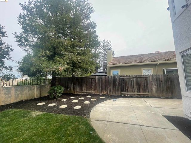 2117 Mark Twain Dr, Antioch, CA 94531