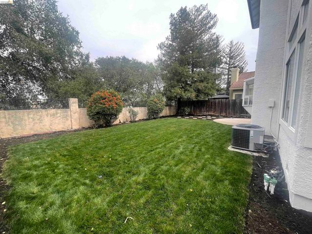 2117 Mark Twain Dr, Antioch, CA 94531