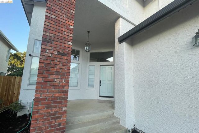 2117 Mark Twain Dr, Antioch, CA 94531