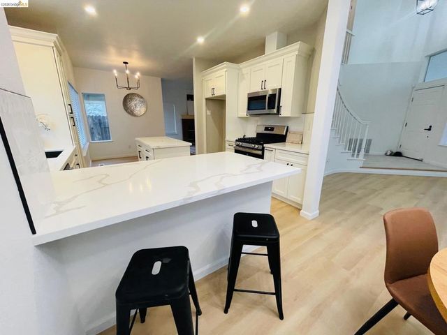 2117 Mark Twain Dr, Antioch, CA 94531