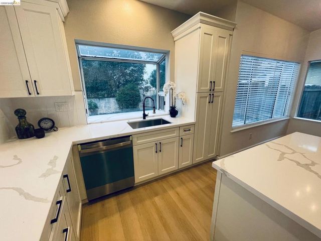 2117 Mark Twain Dr, Antioch, CA 94531