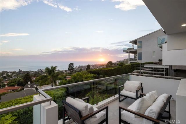 1061 Skyline, Laguna Beach, CA 92651