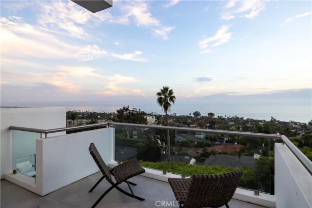 1061 Skyline, Laguna Beach, CA 92651