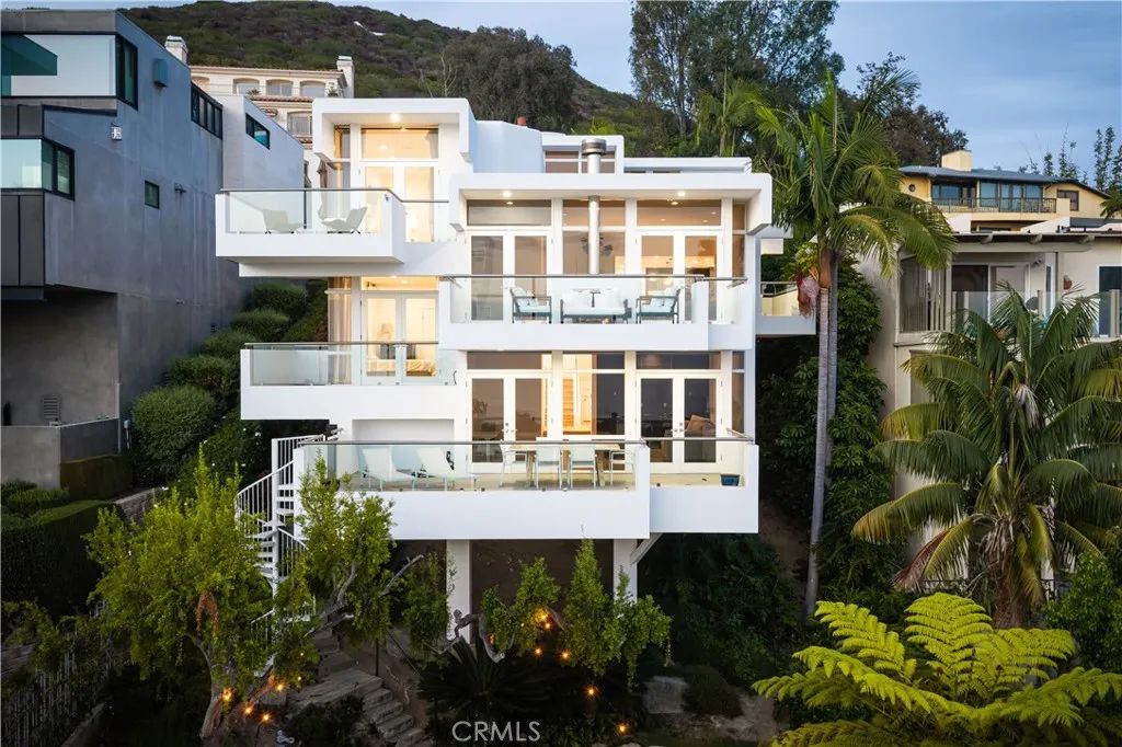 1061 Skyline, Laguna Beach, CA 92651