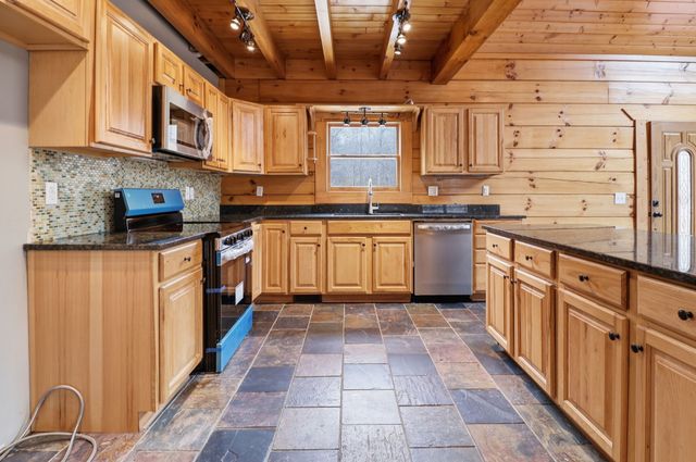 96 Sarvis Ridge Rd, Normandy, TN 37360