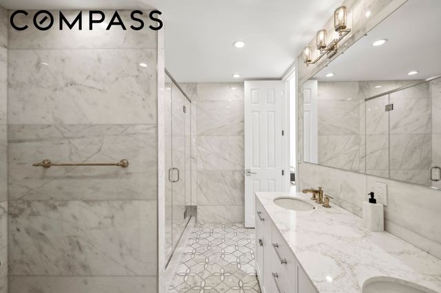 222 E 61st Street, New York City, NY 10065