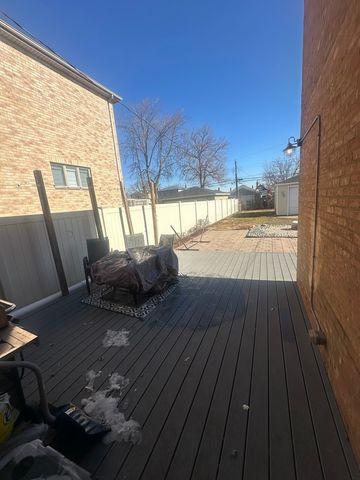 5749 S Nordica Avenue, Chicago, IL 60638