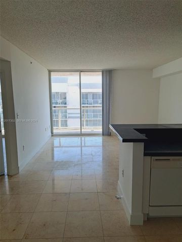 5085 NW 7th St TS10, Miami, FL 33126