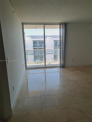 5085 NW 7th St TS10, Miami, FL 33126