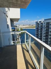 5085 NW 7th St TS10, Miami, FL 33126