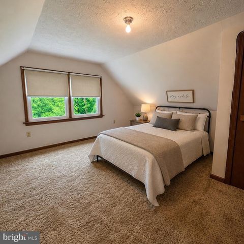 91 LOWER VIEW RD, Strasburg, VA 22657