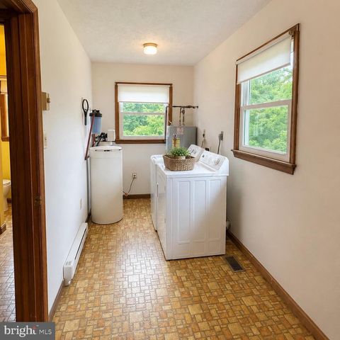 91 LOWER VIEW RD, Strasburg, VA 22657