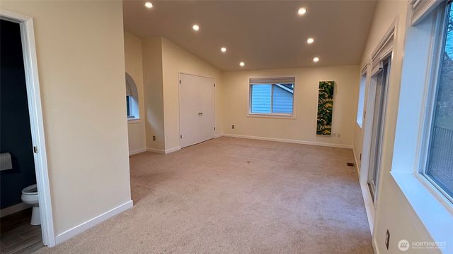 8218 Zircon Drive SW, Lakewood, WA 98498