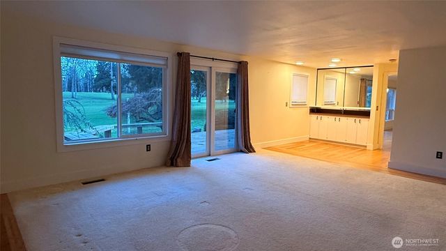 8218 Zircon Drive SW, Lakewood, WA 98498