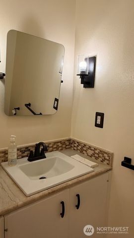 8218 Zircon Drive SW, Lakewood, WA 98498