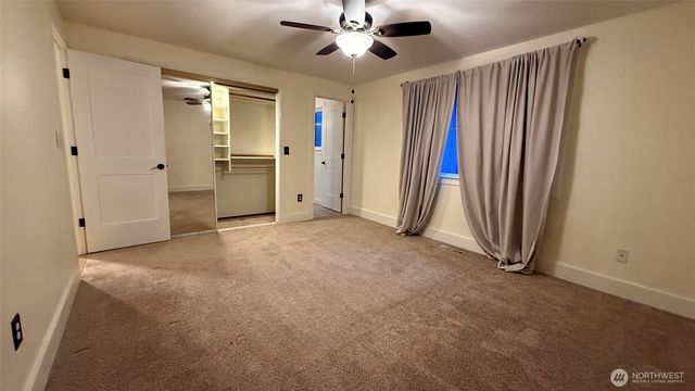 8218 Zircon Drive SW, Lakewood, WA 98498