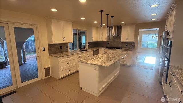 8218 Zircon Drive SW, Lakewood, WA 98498