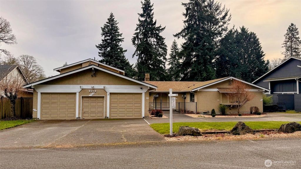 8218 Zircon Drive SW, Lakewood, WA 98498