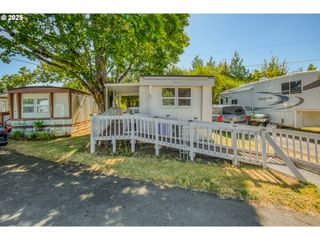 16745 Se DIVISION St 47, Portland, OR 97236