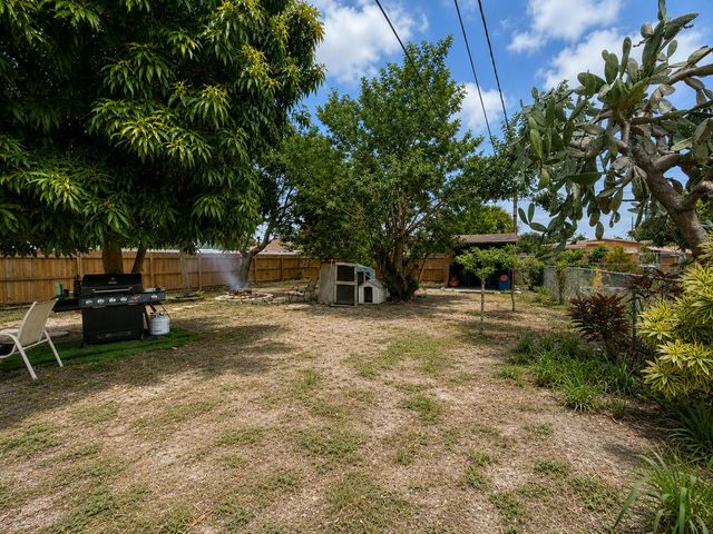 1410 S J Street, Lake Worth Beach, FL 33460