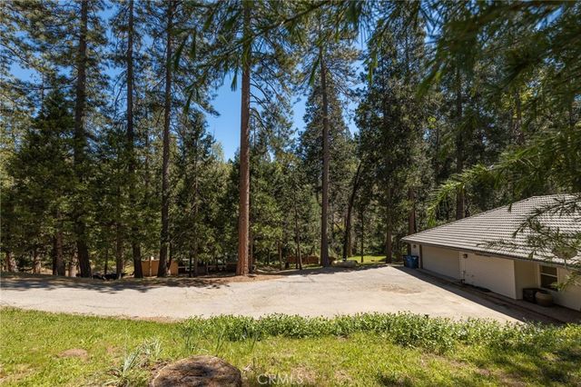 36333 Finegold Creek, North Fork, CA 93643