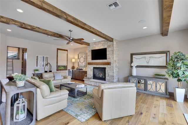 2217 Seabiscuit CV 101, Spicewood, TX 78669