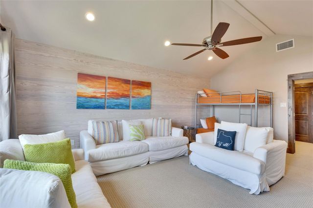 2217 Seabiscuit CV 101, Spicewood, TX 78669
