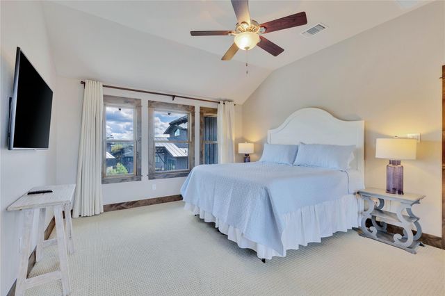 2217 Seabiscuit CV 101, Spicewood, TX 78669