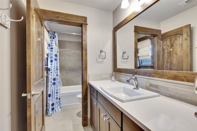 2217 Seabiscuit CV 101, Spicewood, TX 78669