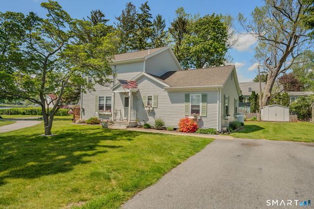 212-R Shore Road, Waterford, CT 06385