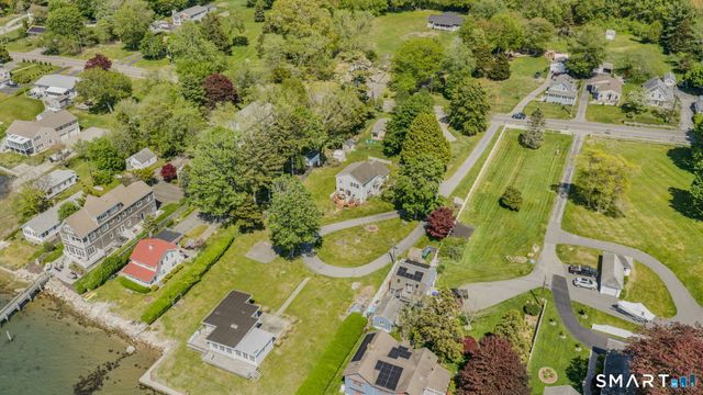 212-R Shore Road, Waterford, CT 06385