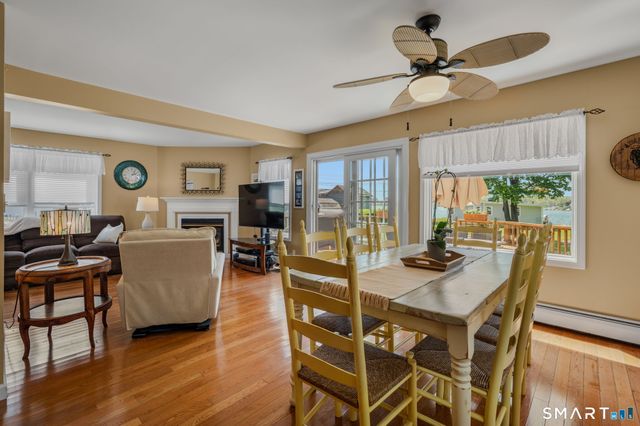 212-R Shore Road, Waterford, CT 06385