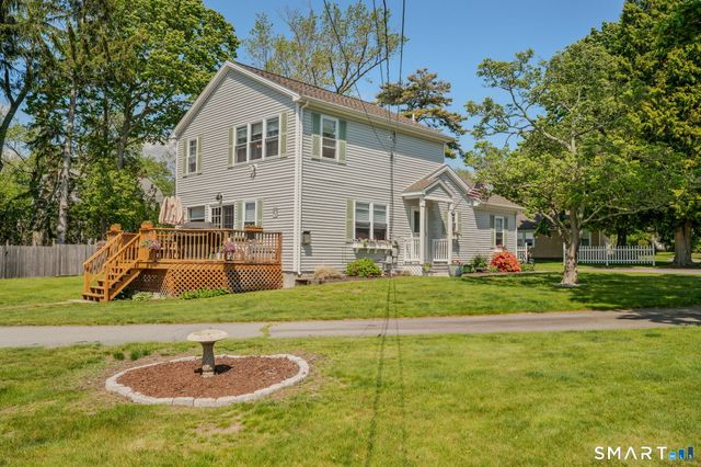 212-R Shore Road, Waterford, CT 06385
