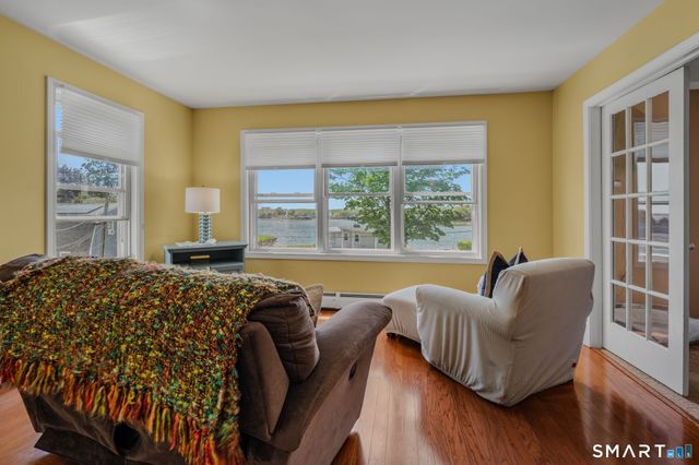 212-R Shore Road, Waterford, CT 06385