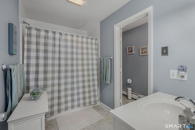 212-R Shore Road, Waterford, CT 06385