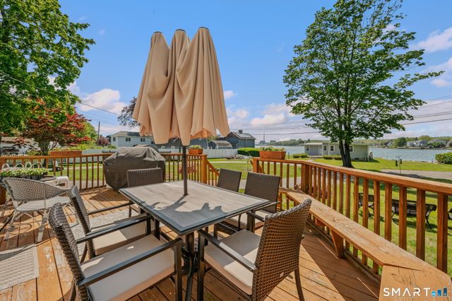 212-R Shore Road, Waterford, CT 06385