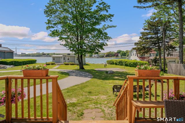 212-R Shore Road, Waterford, CT 06385