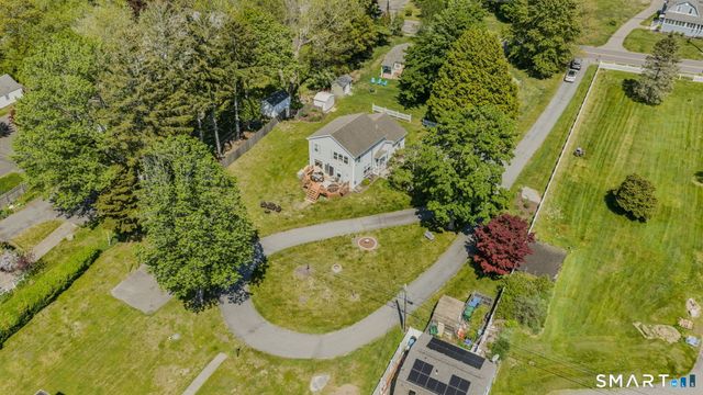 212-R Shore Road, Waterford, CT 06385